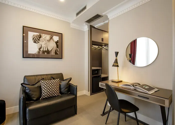 Condotti Boutique Hotel