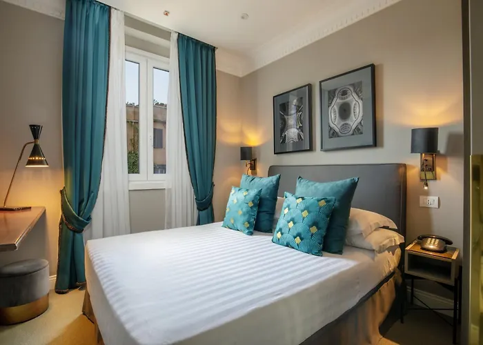 Condotti Boutique Hotel 4*