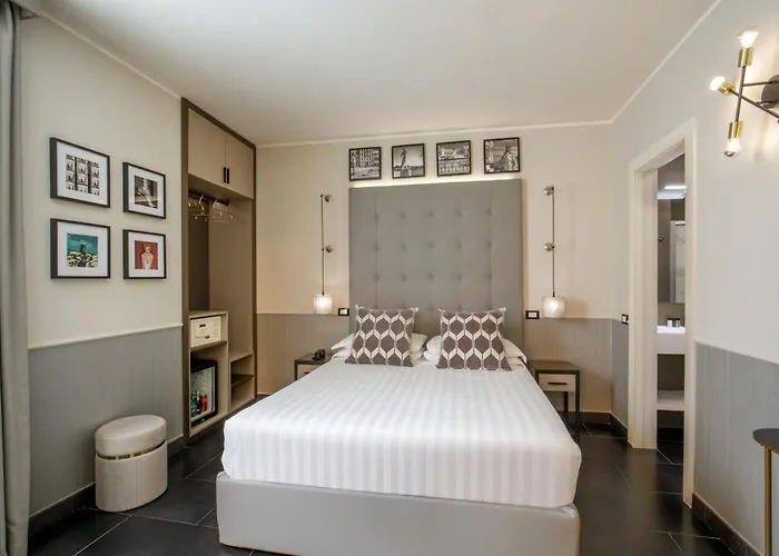 Condotti Boutique Hotel 4*