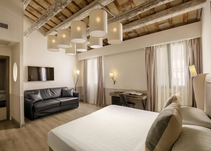 Hotel Condotti Boutique 4*